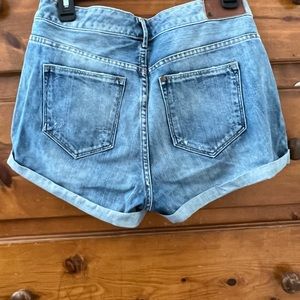 Mid rise Shorts